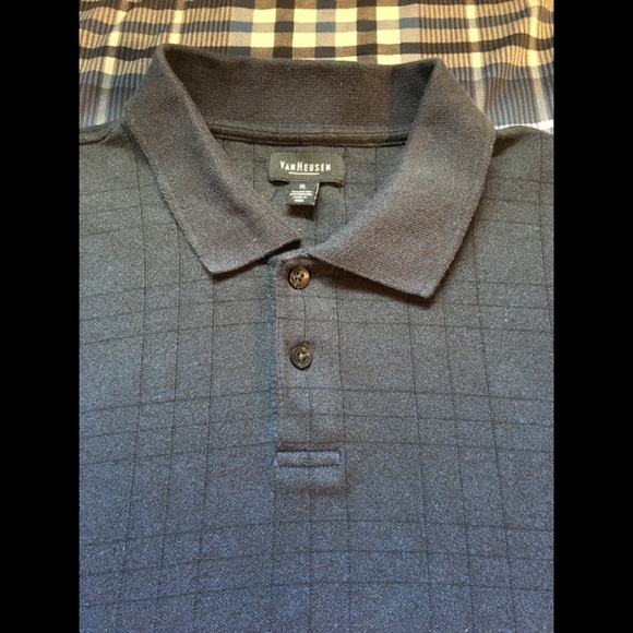 Van Heusen.  Gray Long Sleeve Collared Shirt.  XL - Picture 3 of 11